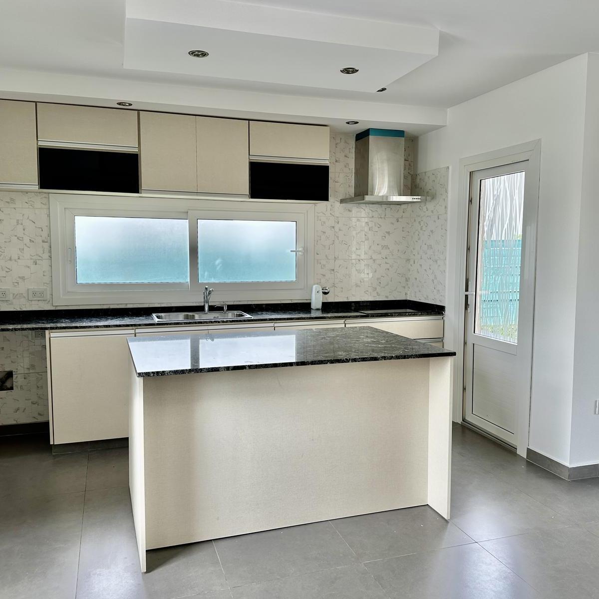 Casa en venta barrio San Felipe Canning