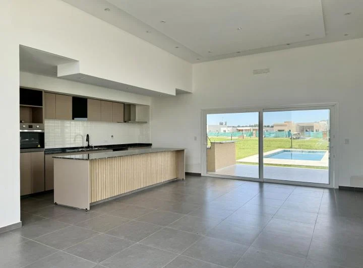 Casa en venta y alquiler barrio San Felipe Canning 2