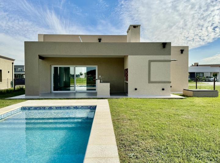 Casa en venta y alquiler Barrio San Felipe Canning 3