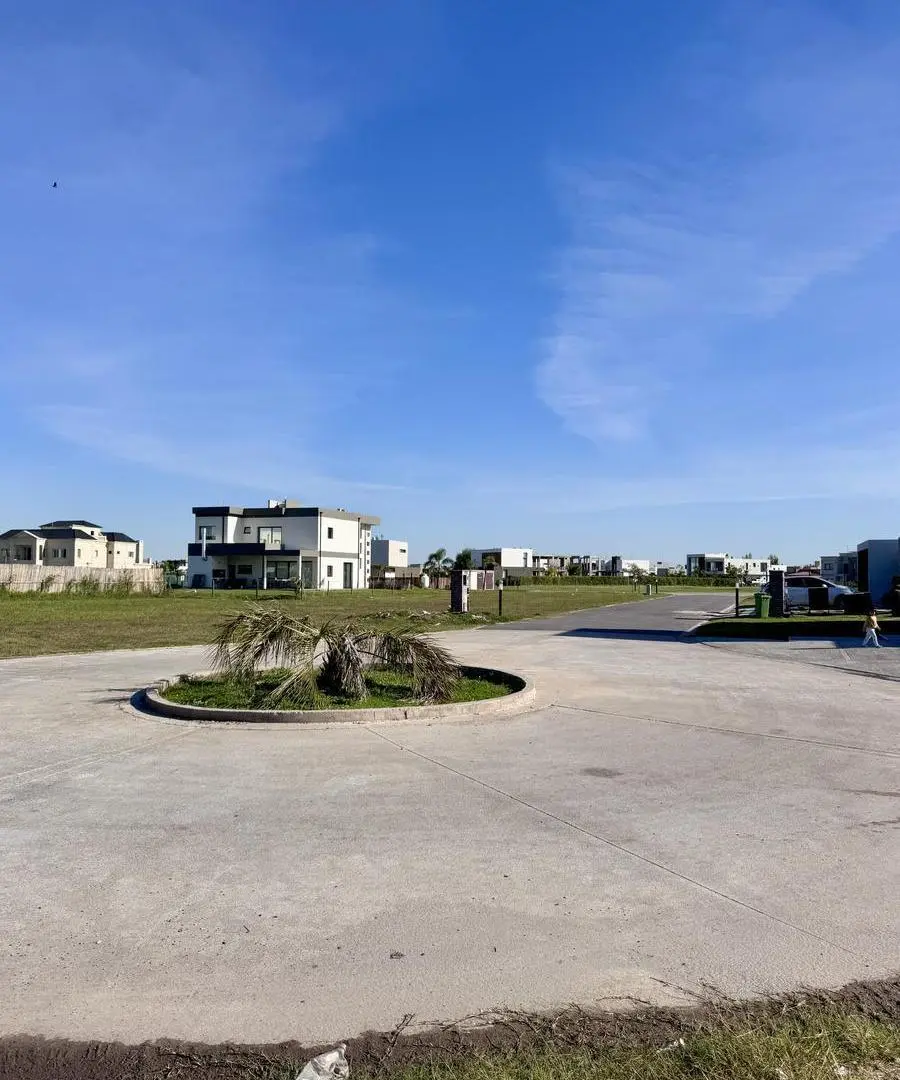 Lote a la laguna en Lagos de Canning 5