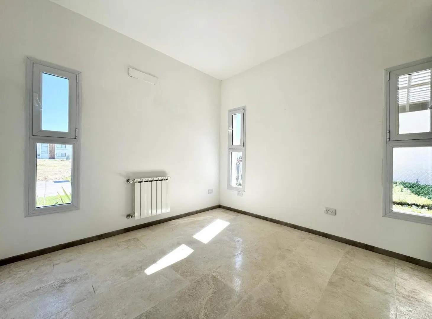 Casa en venta barrio Lagos de Canning 8