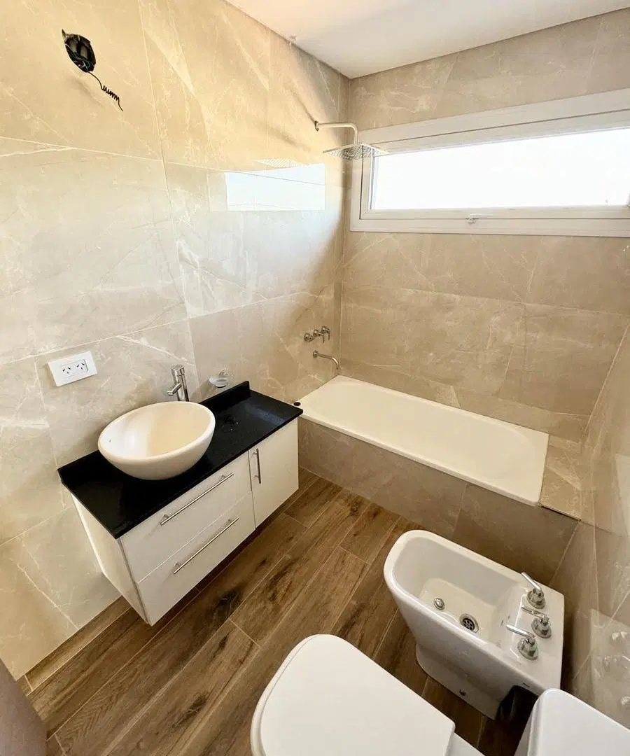 Casa en venta barrio Lagos de Canning 3