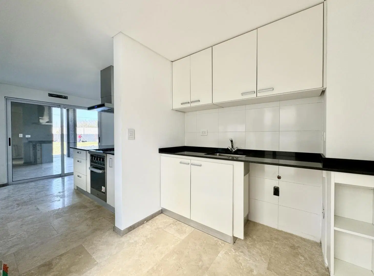 Casa en venta barrio Lagos de Canning 4