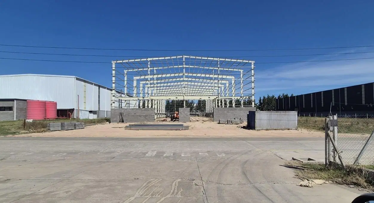 Nave en venta y alquiler en Polo Industrial Ezeiza 2