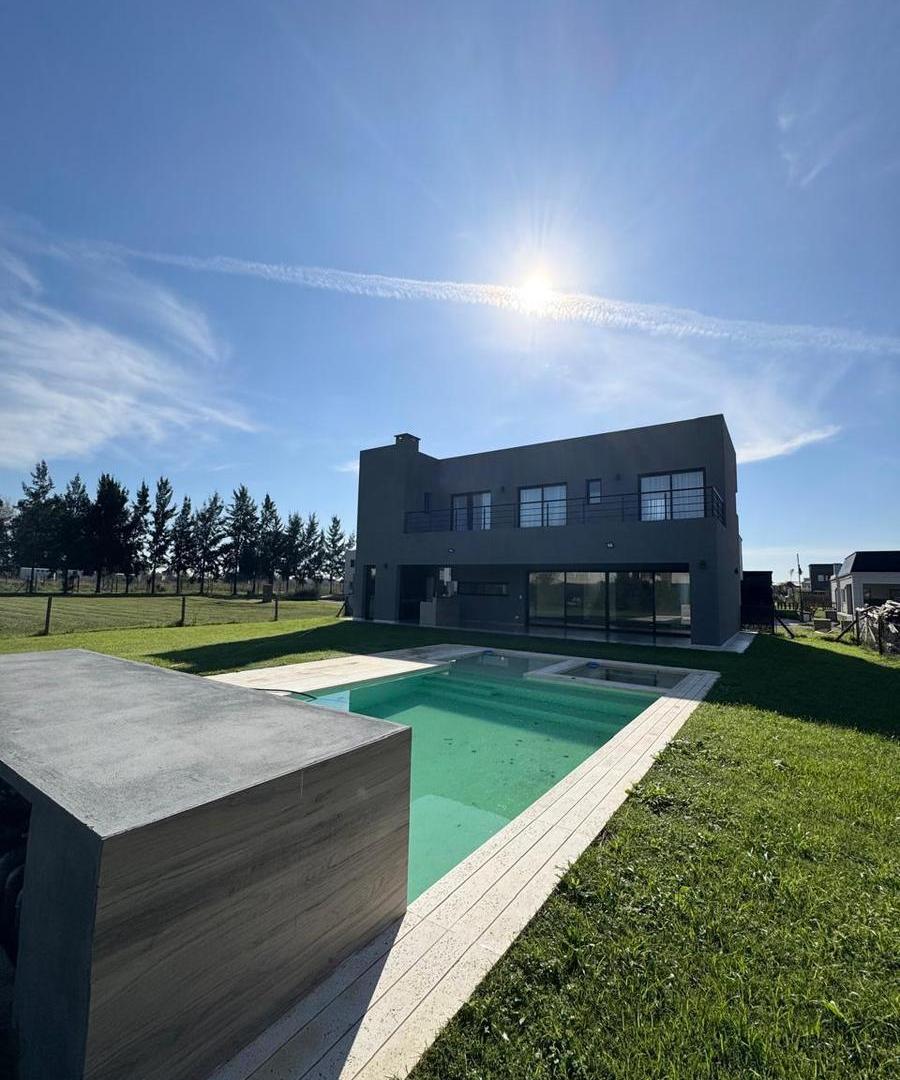 Casa en venta barrio el Rebenque Canning
