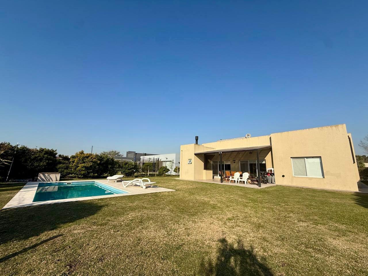 Foto de Casa en alquiler barrio santa juana Canning, imagen 1