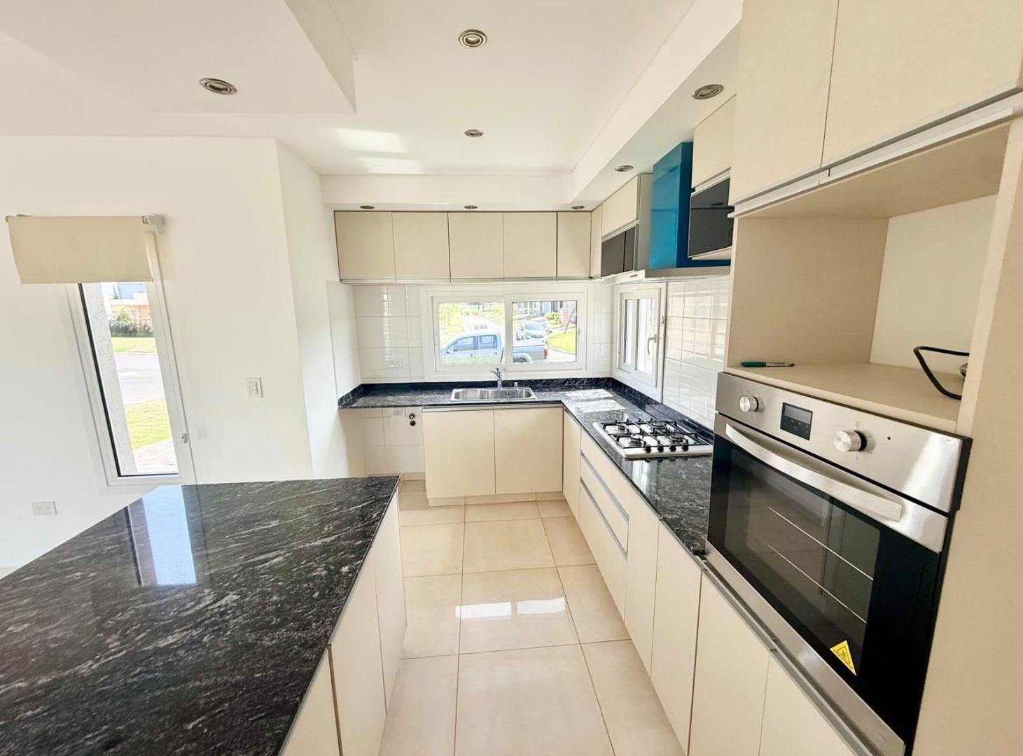 Foto de Casa en venta barrio santa ines canning, imagen 1