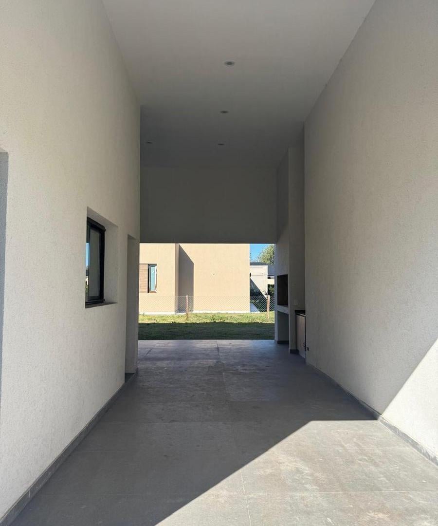 Foto de Casa en venta Barrio Fincas del Alba Canning, imagen 1
