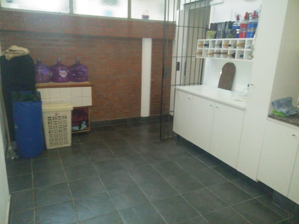 Casa Ex - Munic. 5 Amb. C/ Det. Categ. Cochera Cub. y 2 Patios 4