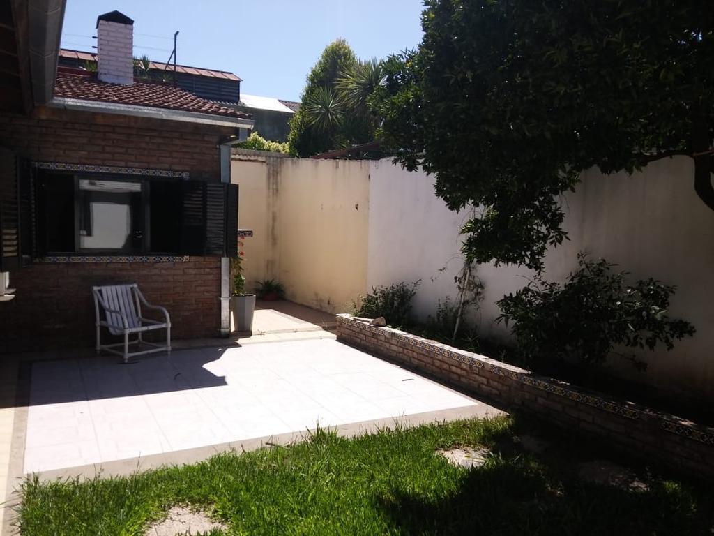 Casa 5 Amb Muy Buen Estado Mas Dpto T/casa 2 Amb. Venta en Block S/ Lote 375 m². 1