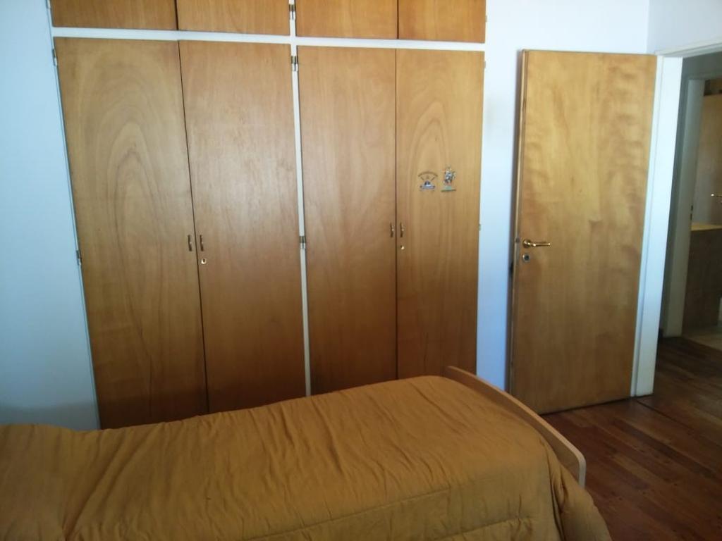Casa 5 Amb Muy Buen Estado Mas Dpto T/casa 2 Amb. Venta en Block S/ Lote 375 m². 2