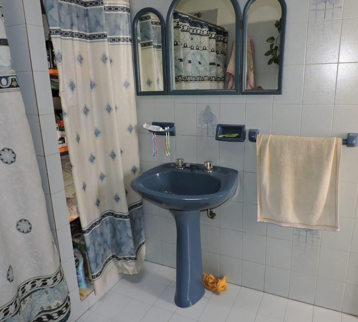 Foto de DPTO. TIPO CASA AL FTE. EN PLANTA BAJA Y 1º PISO 5 AMB. 143M2 TOTALES, imagen 3