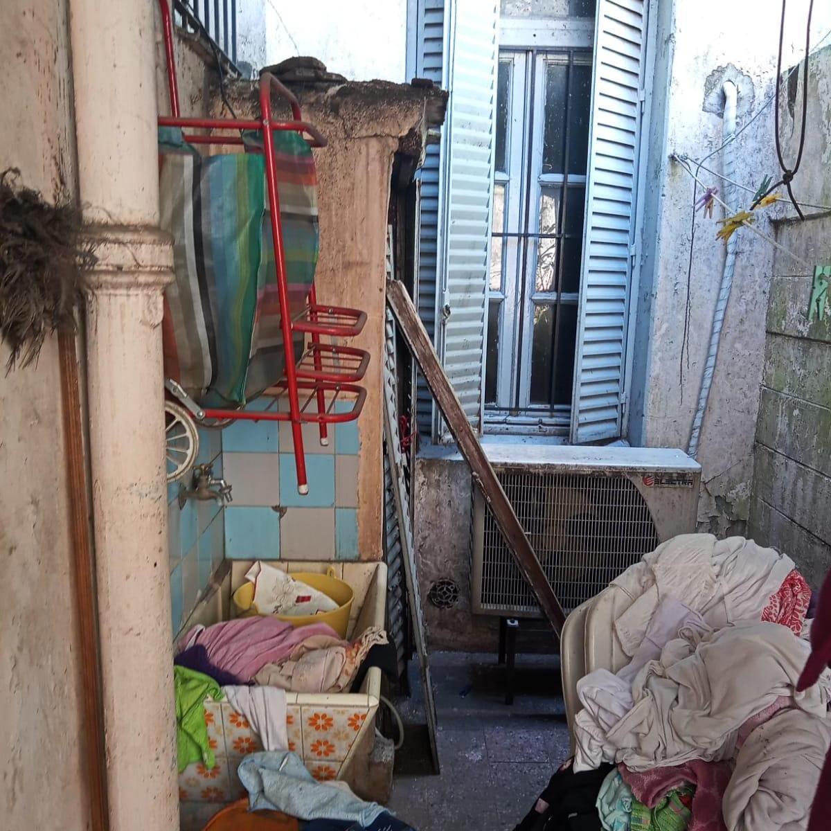 Casa Ex Municipal 5 Ambientes con Patio a Reciclar. Excelente Ubicacion. 5