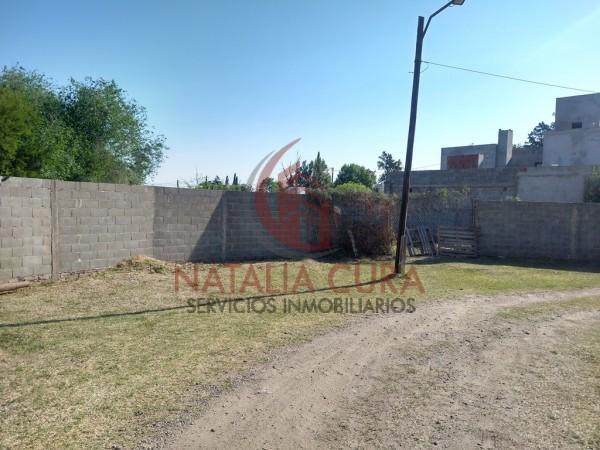 QUISQUISACATE - DOS LOTES DE 694 m² Y 603 m² EN HOUSING CERRADO
