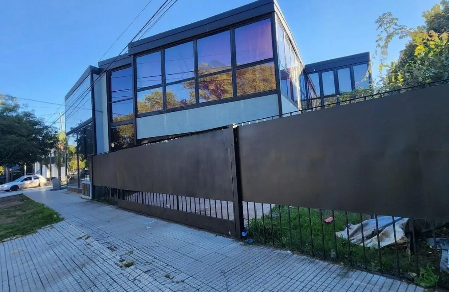 Local Comercial de Gran Escala en Alquiler - Av. Spilimbergo al 3500, Cordoba. 4
