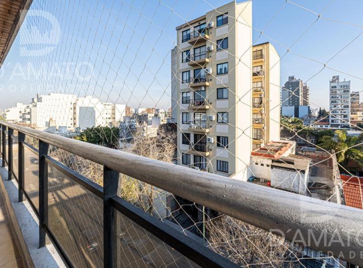 Departamento en Monte Castro 4