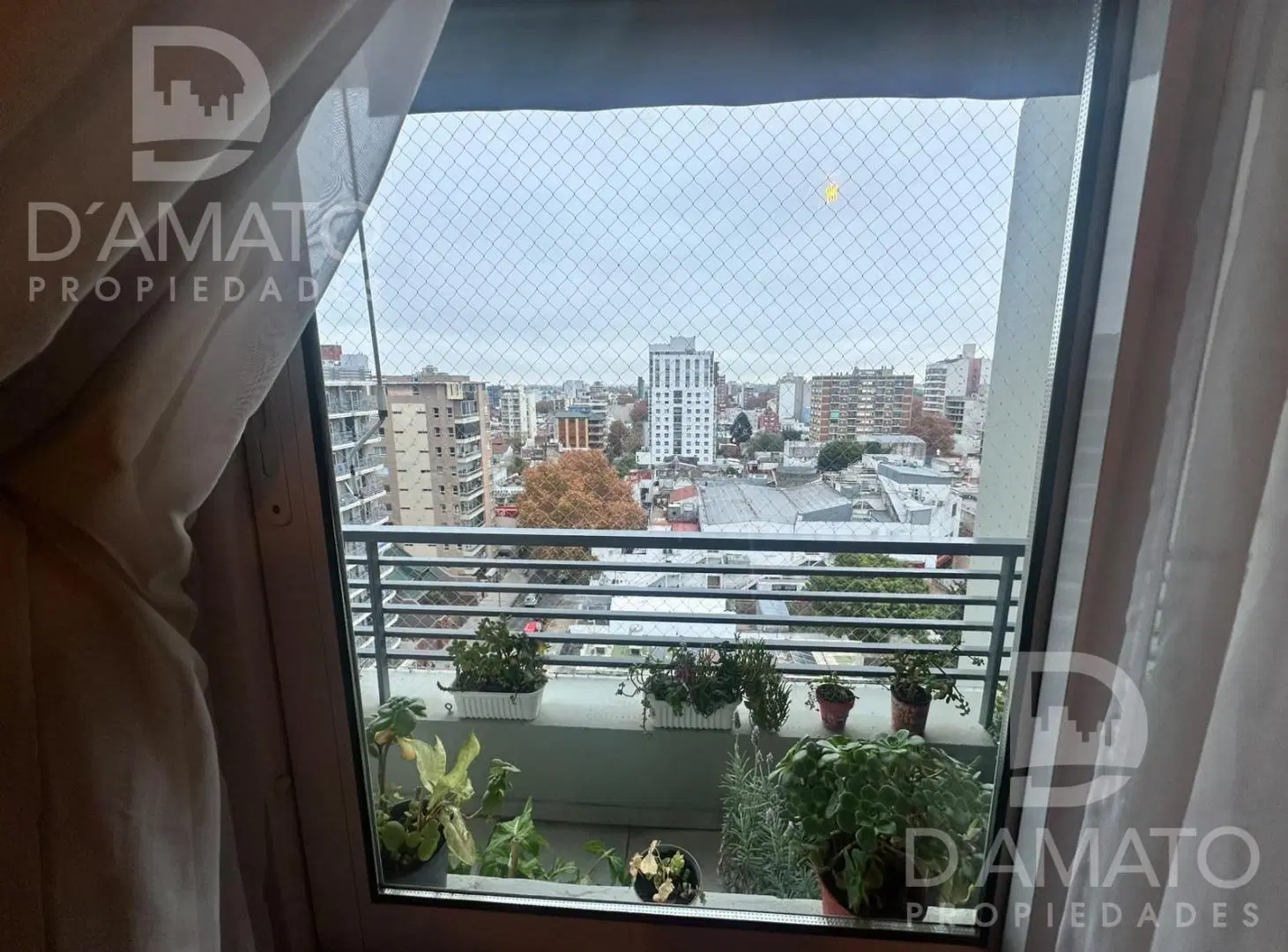 Departamento en Caseros 8