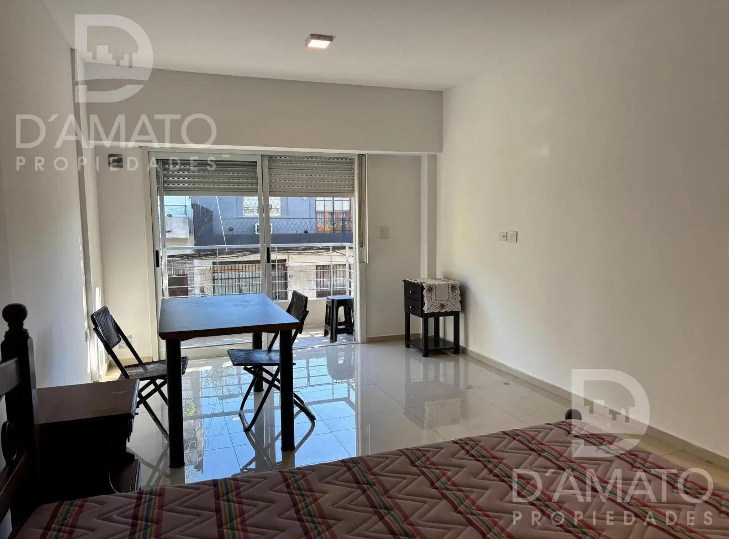 Departamento en Monte Castro 4