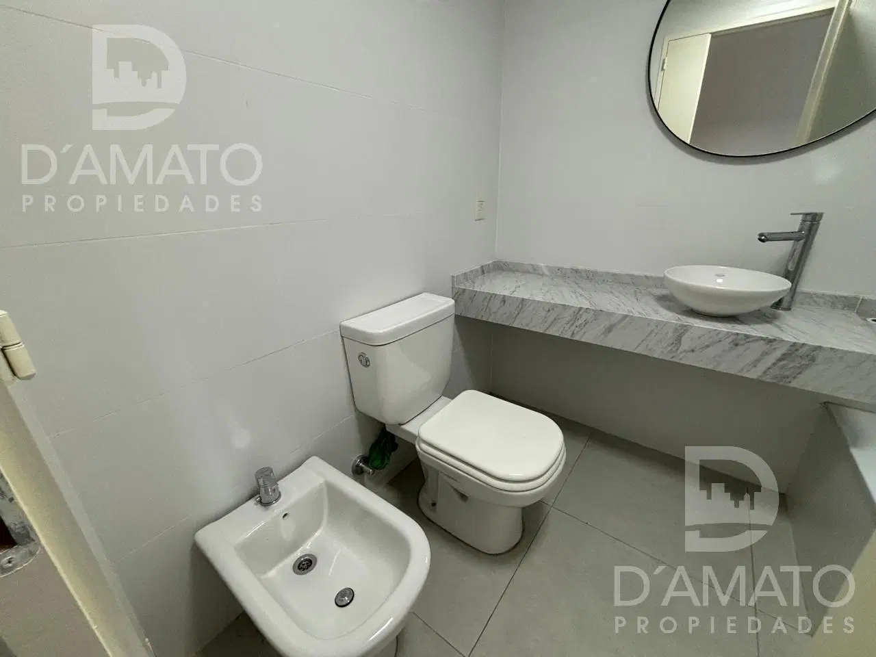 Departamento en Monte Castro 4