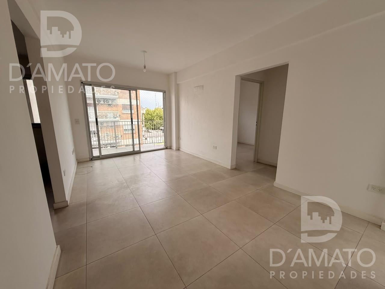 Foto de 2 ambientes con balcón, vestidor y toilette – Piso Alto – Villa Santa, imagen 2