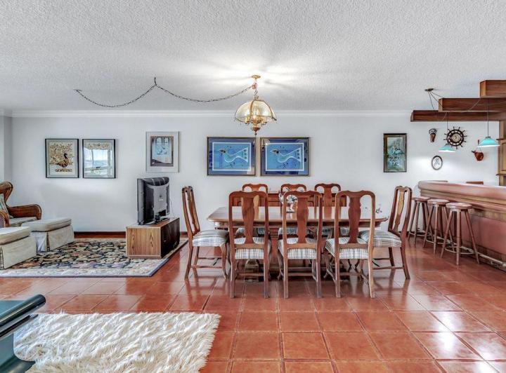 Venta apto con vista al mar 4 dormitorios 5