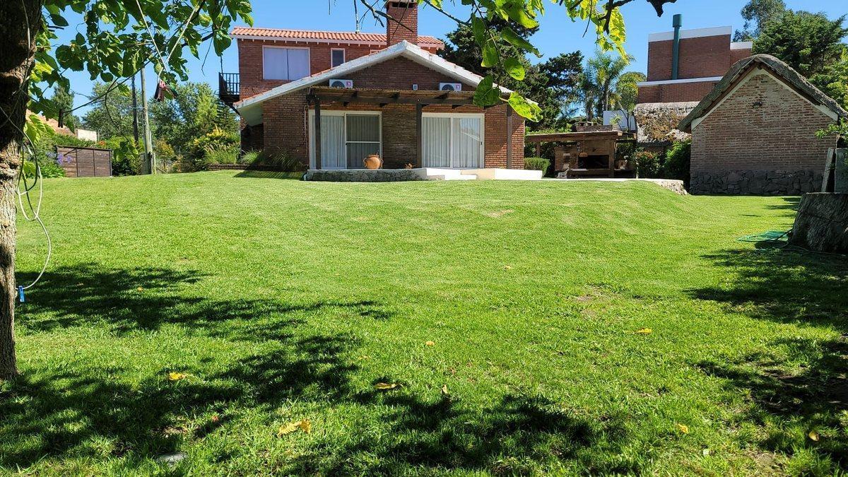 casa 3 dormitorios en Pinares con piscina