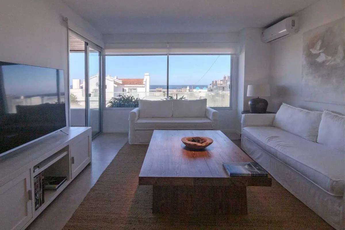 Alquiler 3 suites Pent house, mucama y piscina 4