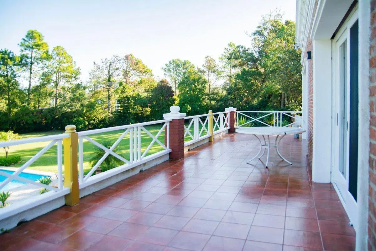 Casa en Venta de 8 ambientes en barrio Golf 4
