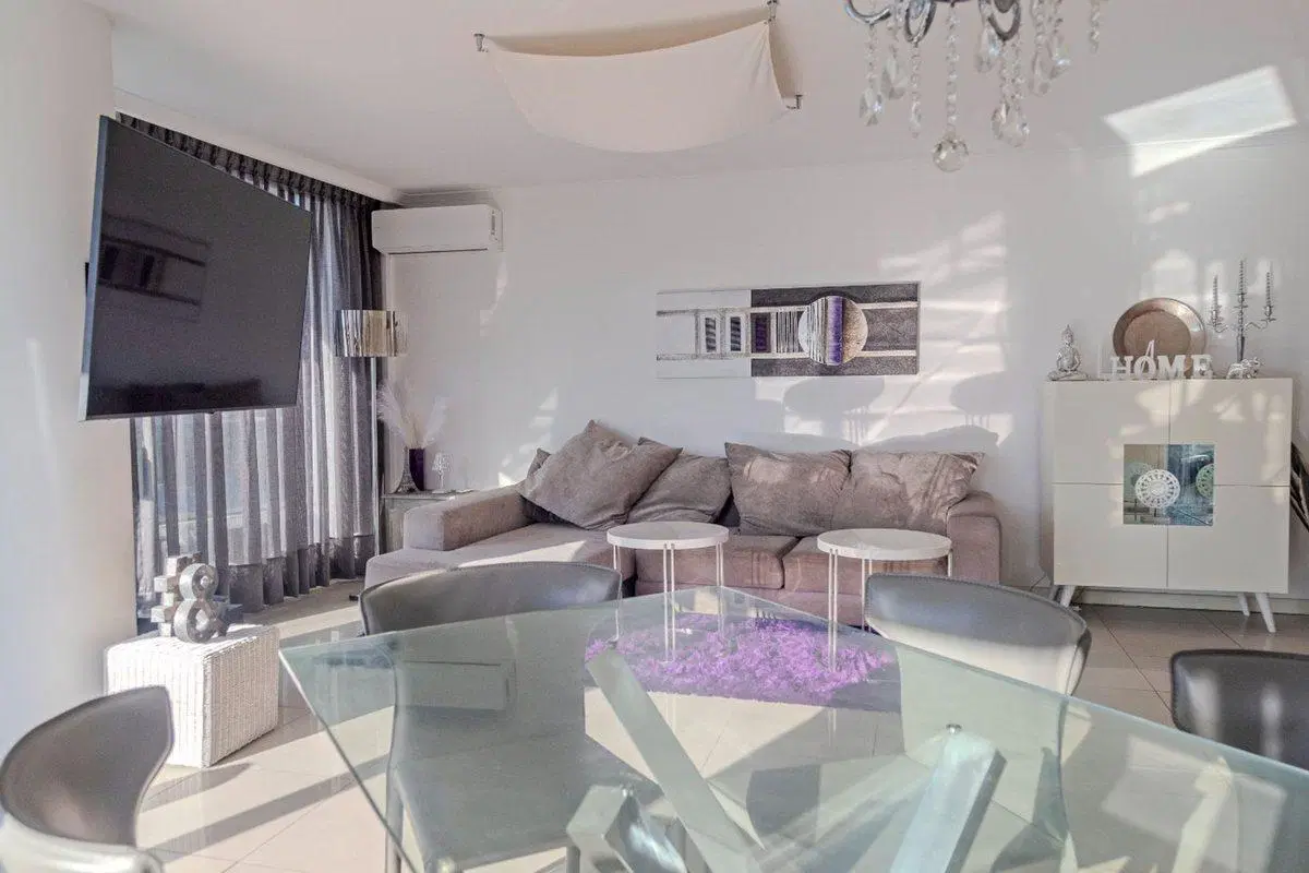 Venta apartamento 3 dormitorios zona Brava 2
