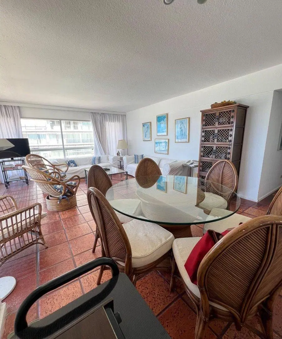 2 Dormitorios y 2 Baños con Vista al Mar 2