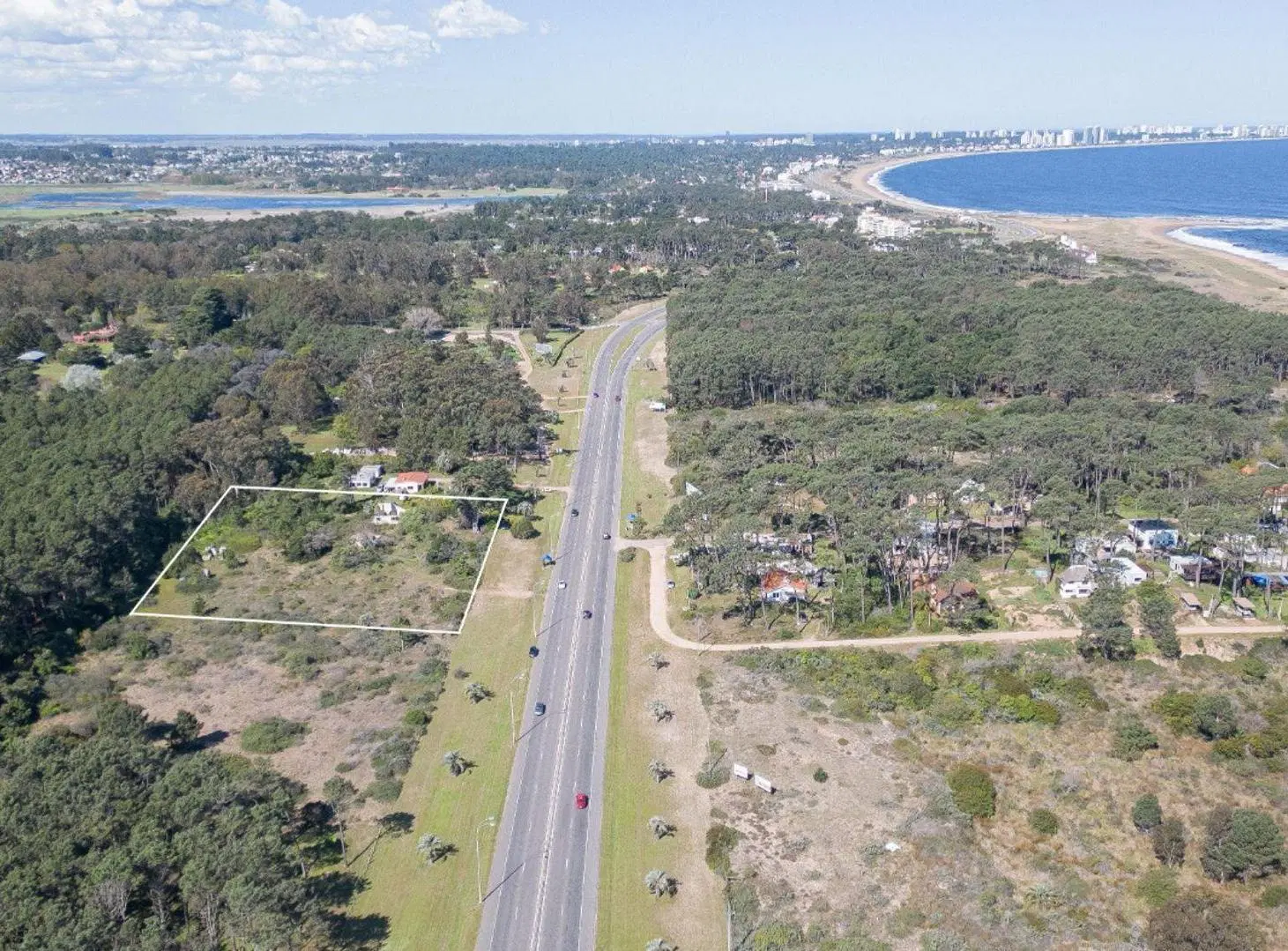 VENTA TERRENO EN PUNTA BALLENA PARA DESARROLLO 1