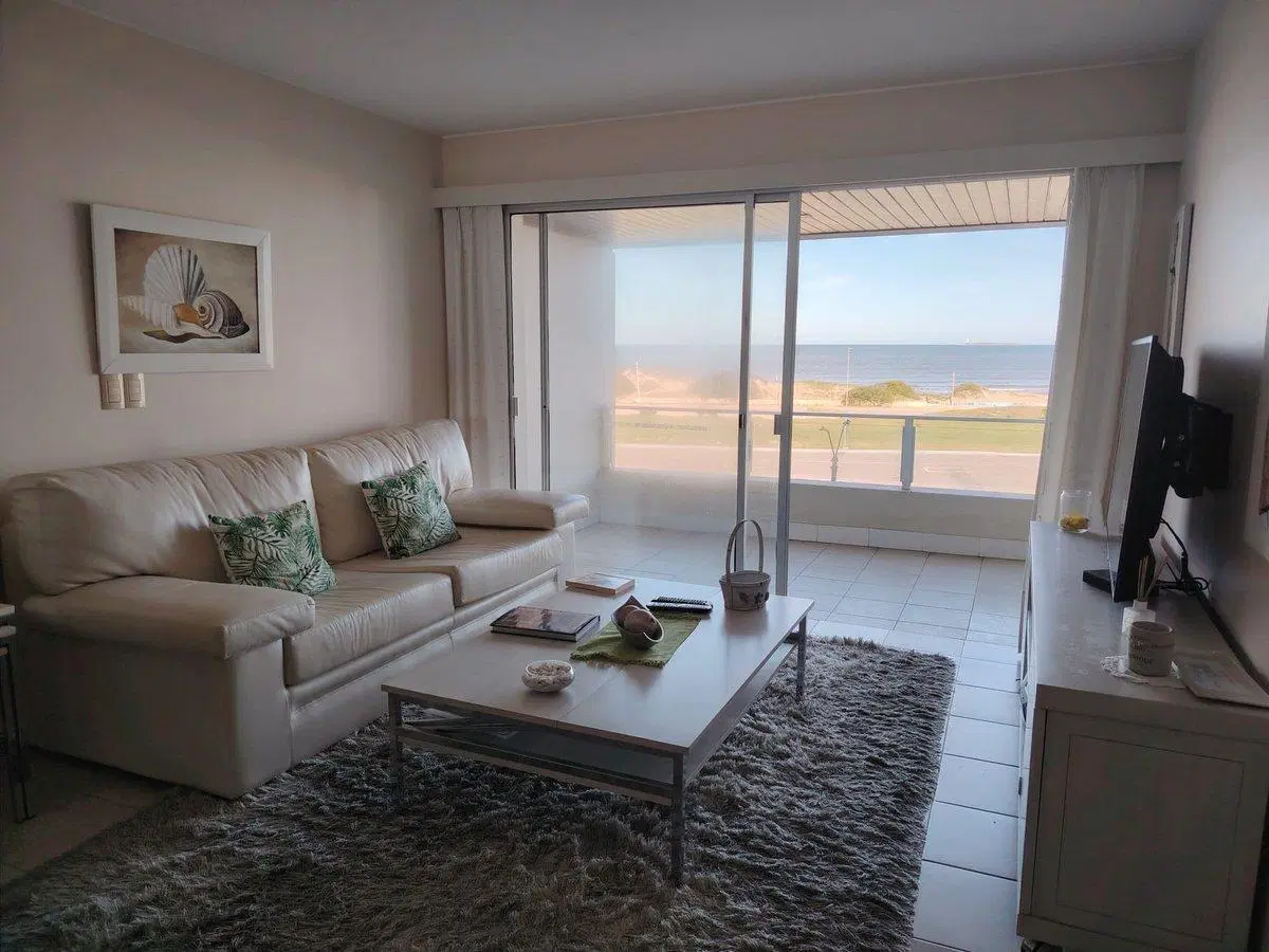 Apartamento venta 2 dormitorios Punta del Este 2