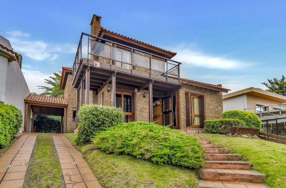 Venta Casa de 3 dorm.  Frente al Mar Piriápolis! 3
