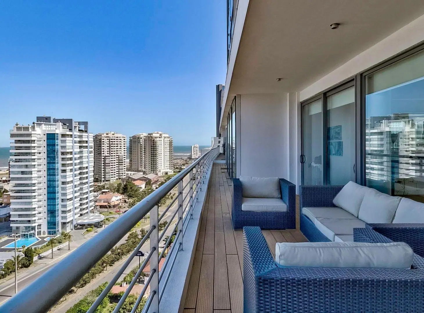 APARTAMENTO 5 DORMITORIOS EN VENTA PLAYA MANSA 5