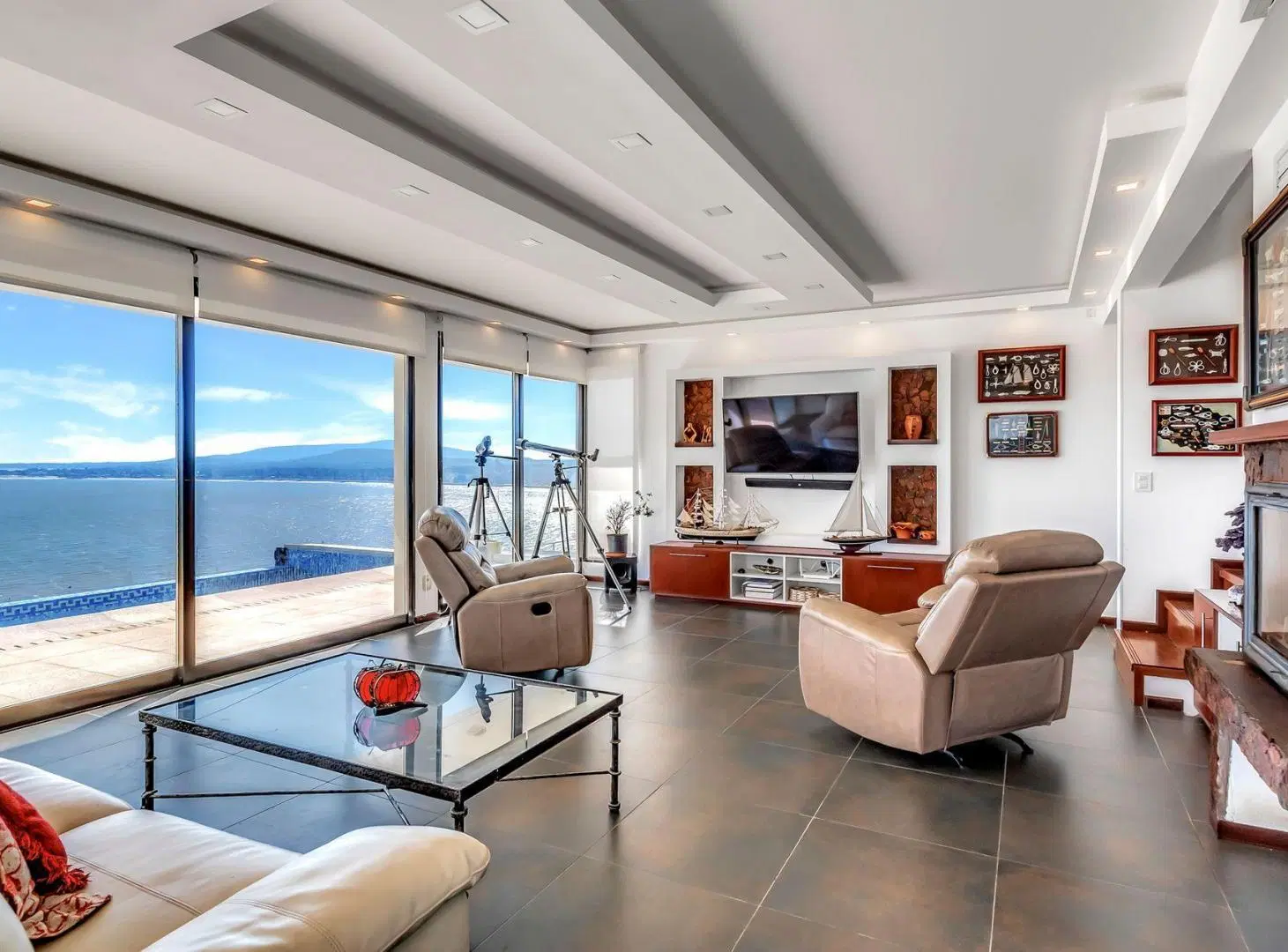 Casa a la Venta Frente al Mar en Piriápolis 3