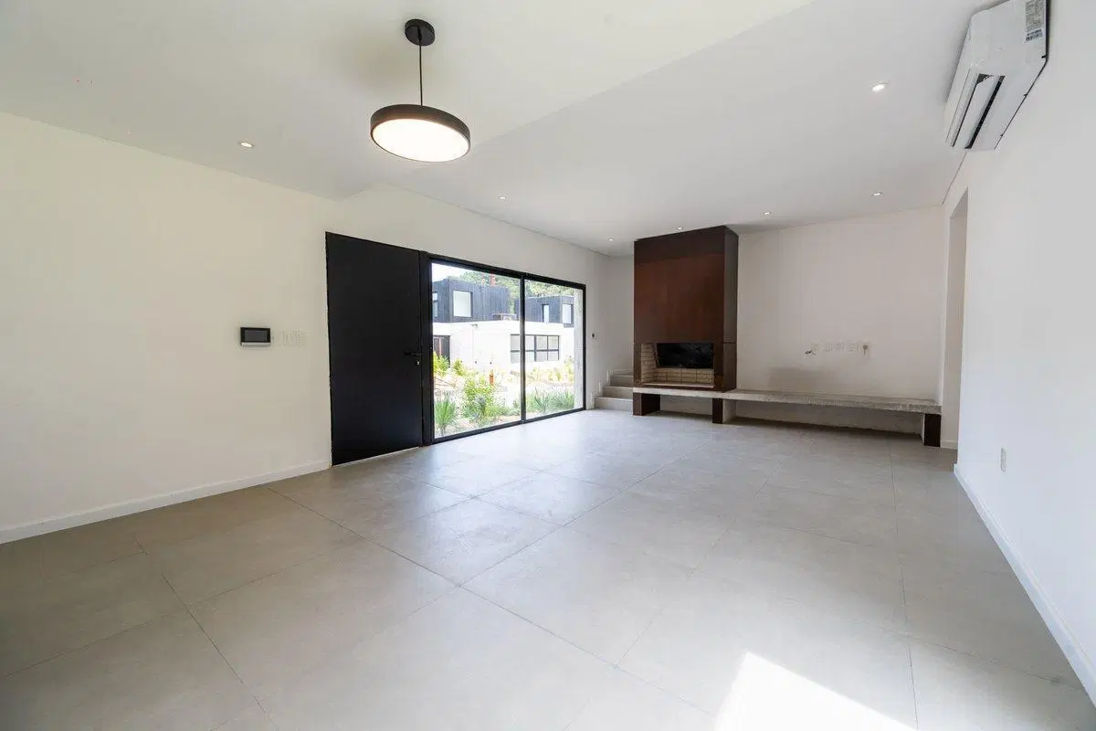 Alquiler Anual Casa en Punta Ballena 3 dorm 2
