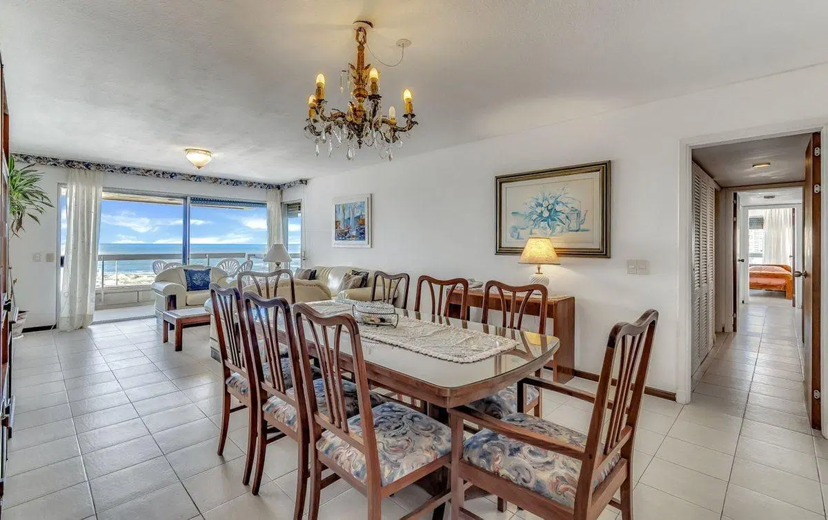 DEPARTAMENTO EN VENTA FRENTE AL MAR PARADA 1 MANSA 5