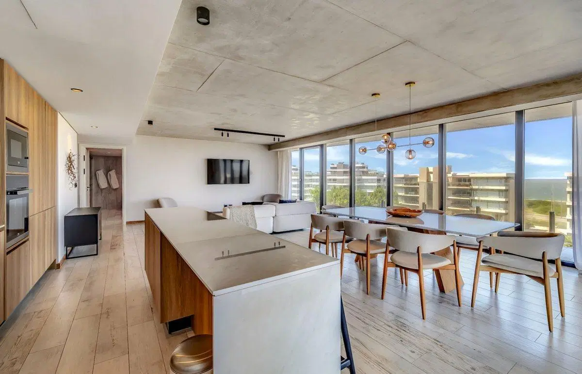 SURFSIDE VILLAGE  TRES AMB EN SUITE C/COCHERA ! 4
