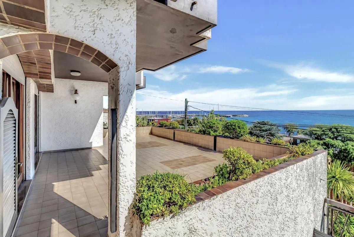VENTA CASA 4 DORMITORIOS VISTA AL MAR PIRIAPOLIS 1