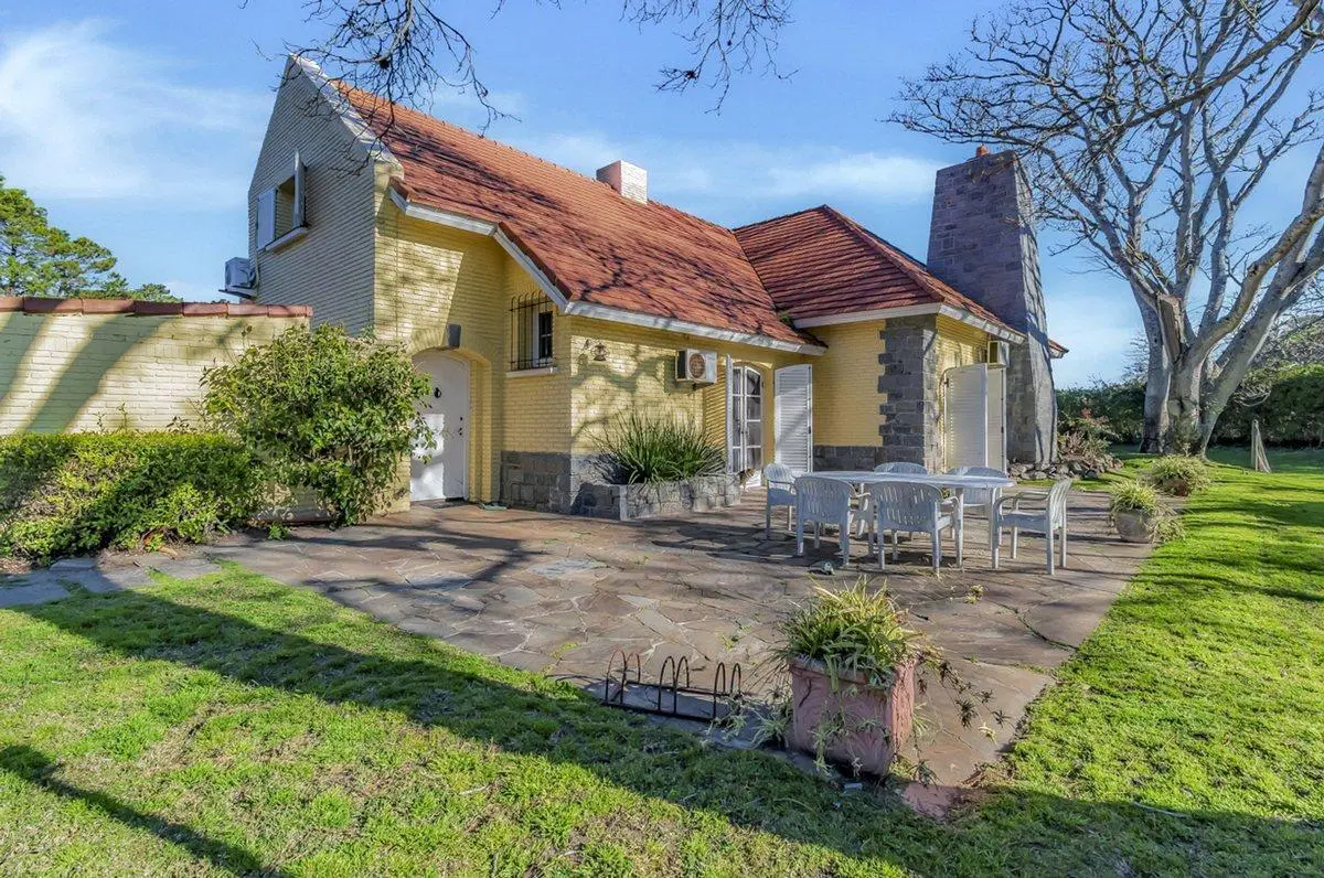 En venta casa en Punta del este Playa Mansa 3