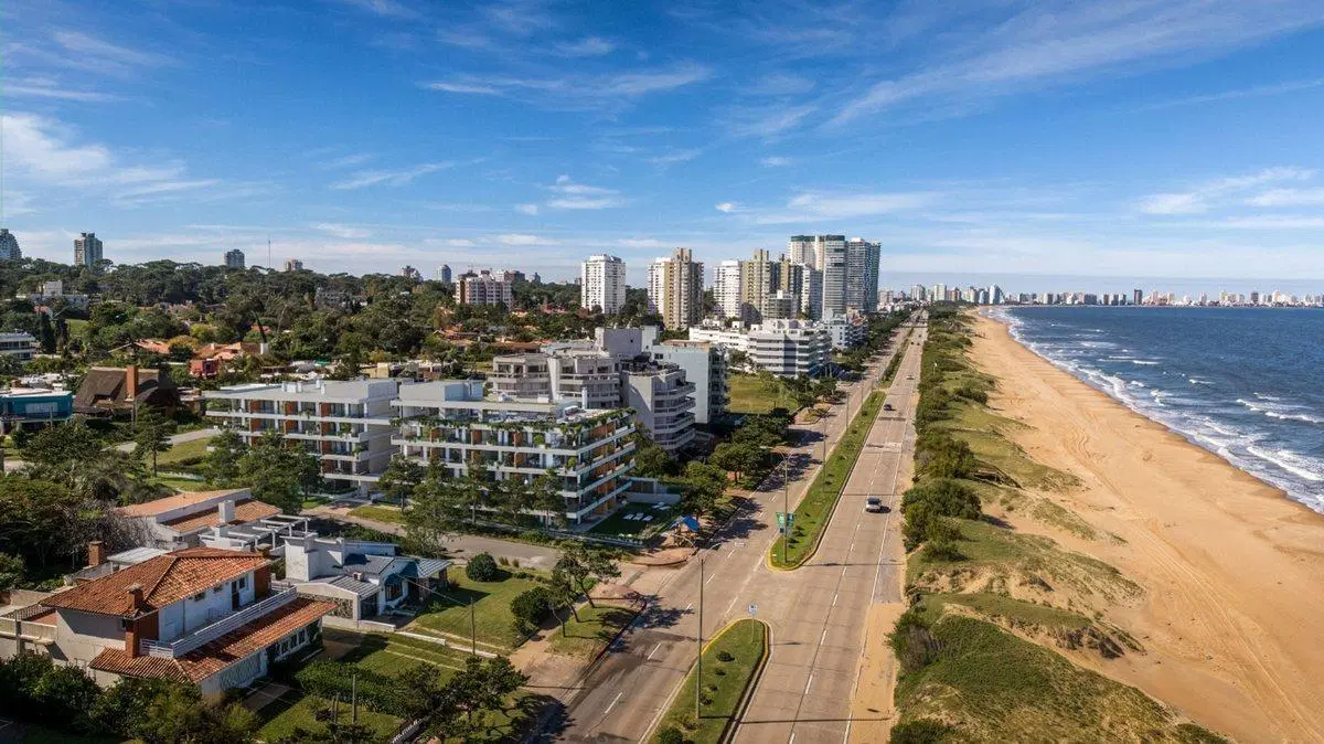 APARTAMENTO EN VENTA 3 DORMITORIO CON JARDIN 5