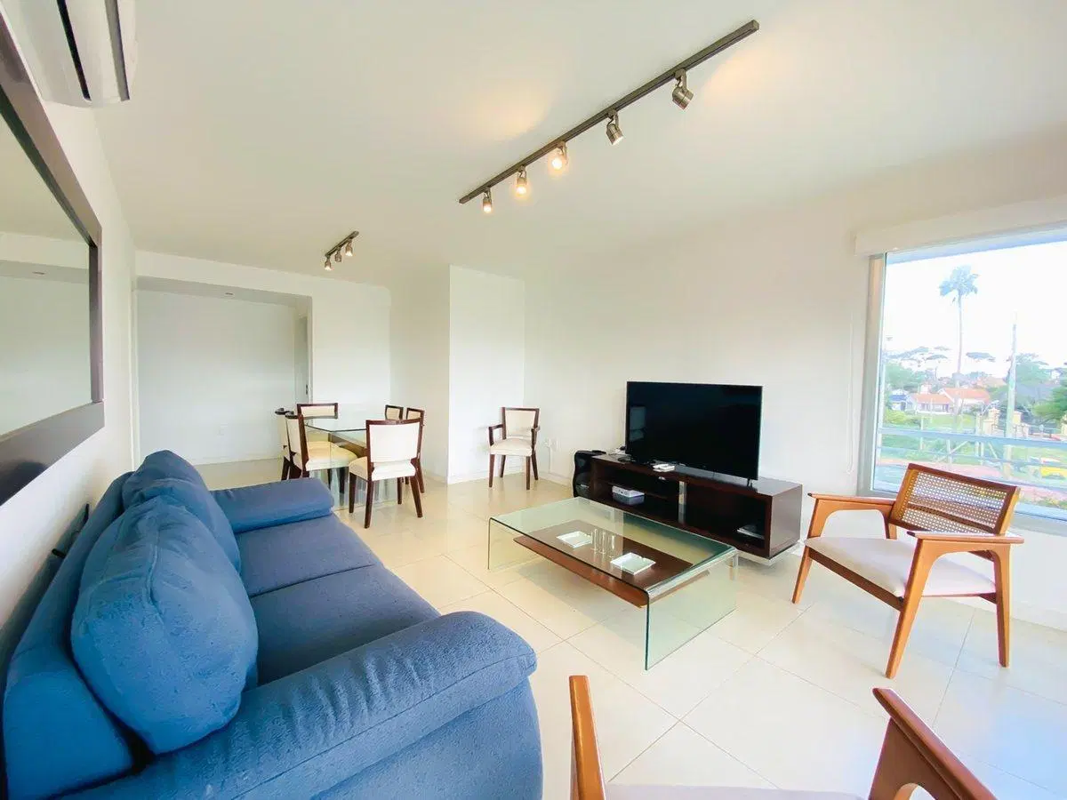 Apartamento en venta Playa Mansa 3 dormitorios 5