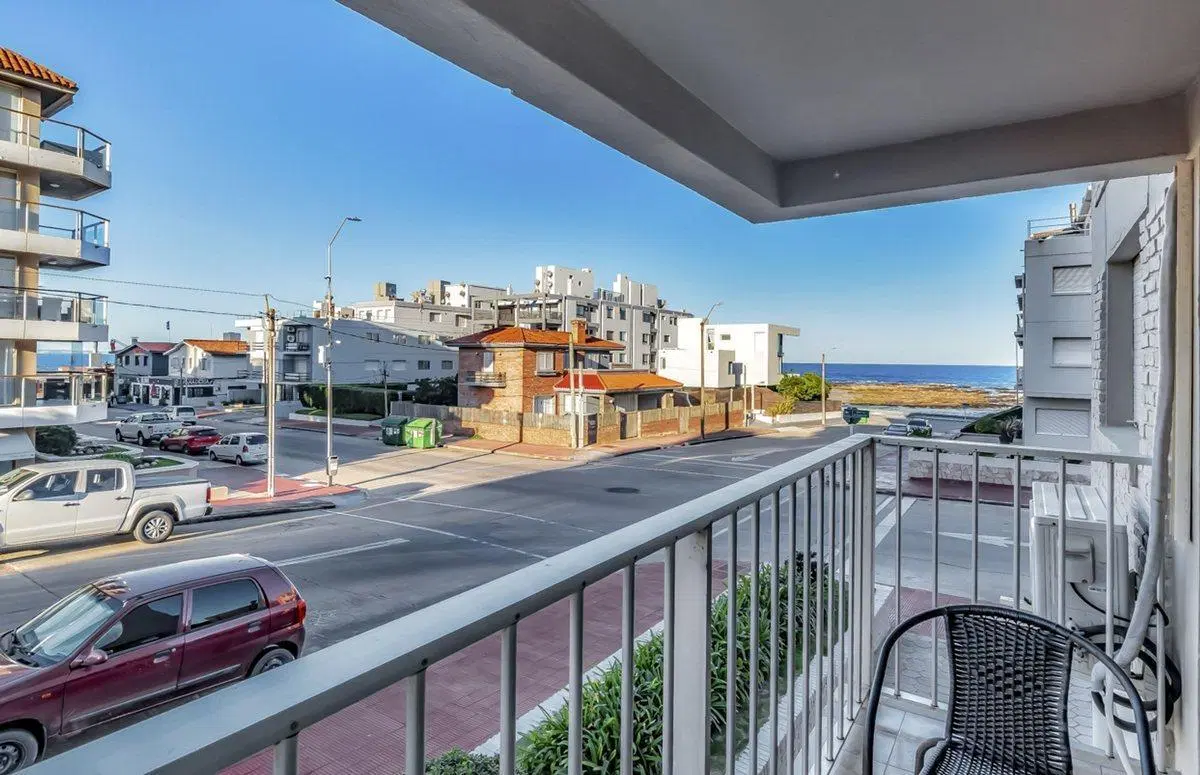 VENTA APARTAMENTO 2 DORMITORIOS PISCINA PENINSULA 5