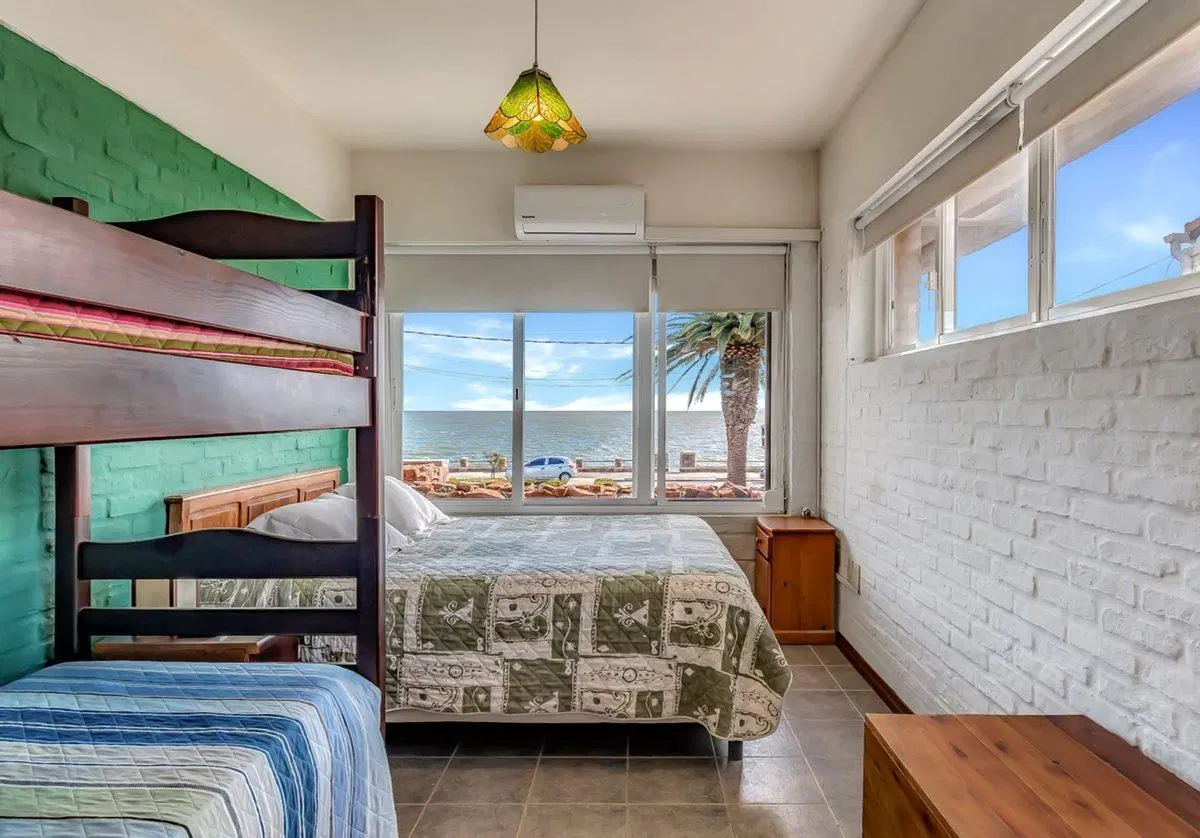Casa en venta frente al mar en Piriapolis 4