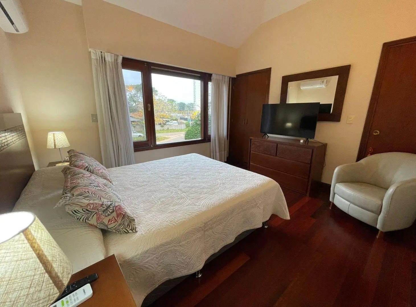 Casa con piscina en alquiler de temporada 2