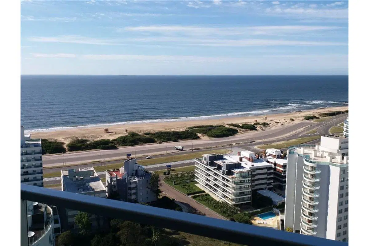 Apartamento en Alquiler de temporada  Playa Brava 2