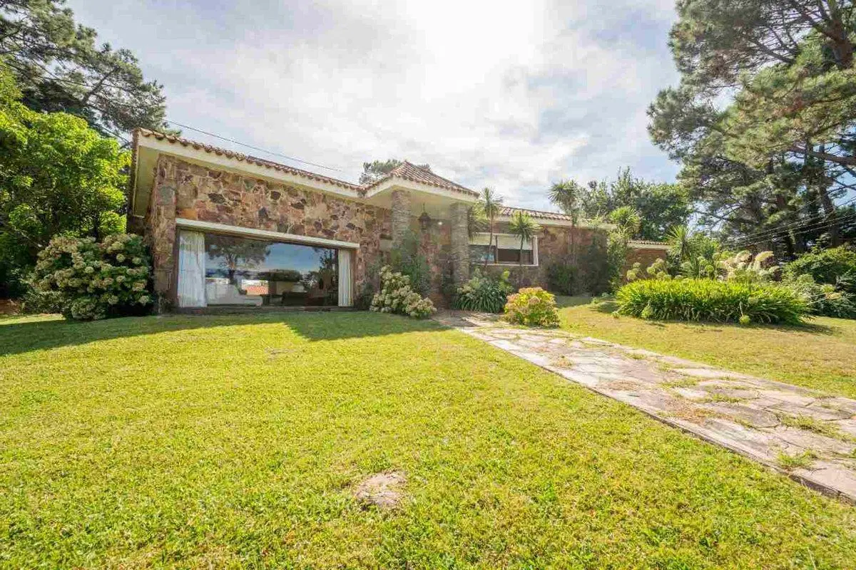 Venta exclusiva casa Playa Mansa, Punta del Este 1