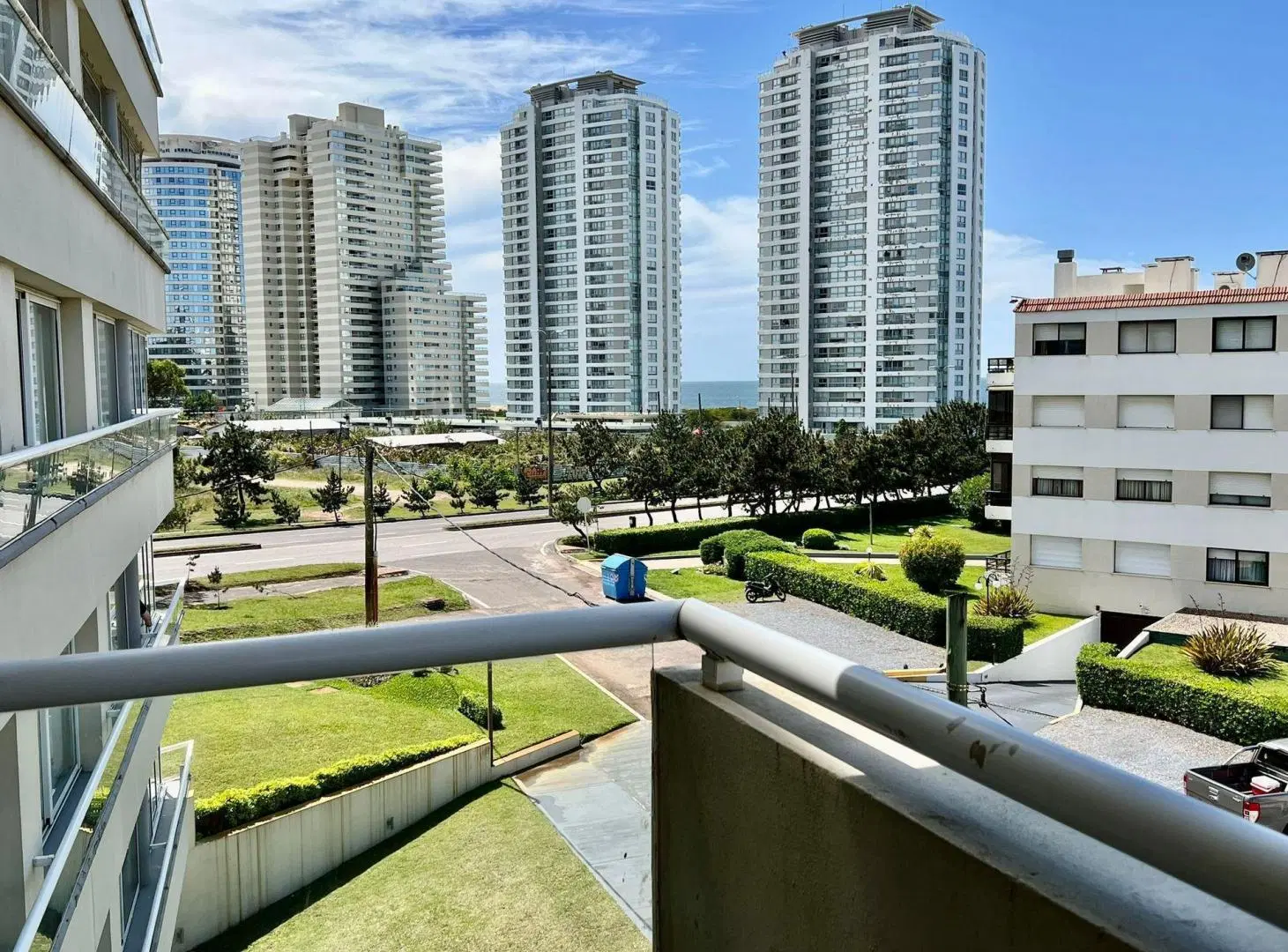 APARTAMENTO EN VENTA 4 DORMITORIOS CON PARRILLERO 4