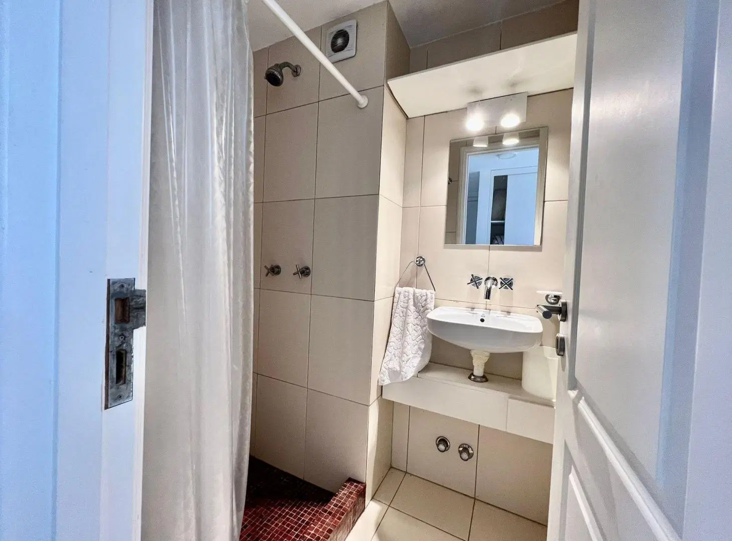 APARTAMENTO EN VENTA 4 DORMITORIOS CON PARRILLERO 3