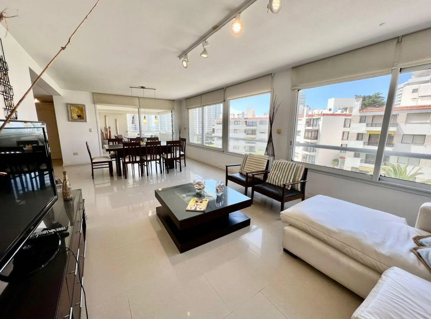 APARTAMENTO EN VENTA 4 DORMITORIOS CON PARRILLERO 5
